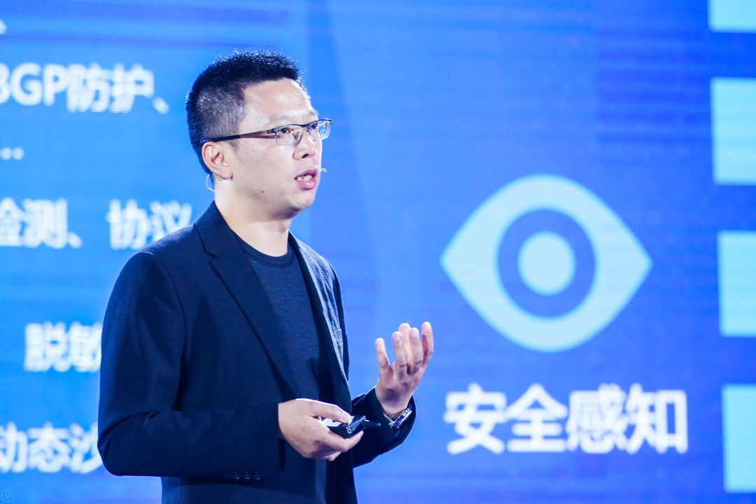 vbox7083_513A8391_141546_small.JPG