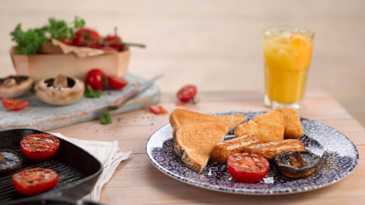 vegan_breakfast_quorn_spoons_cropped-2.jpg