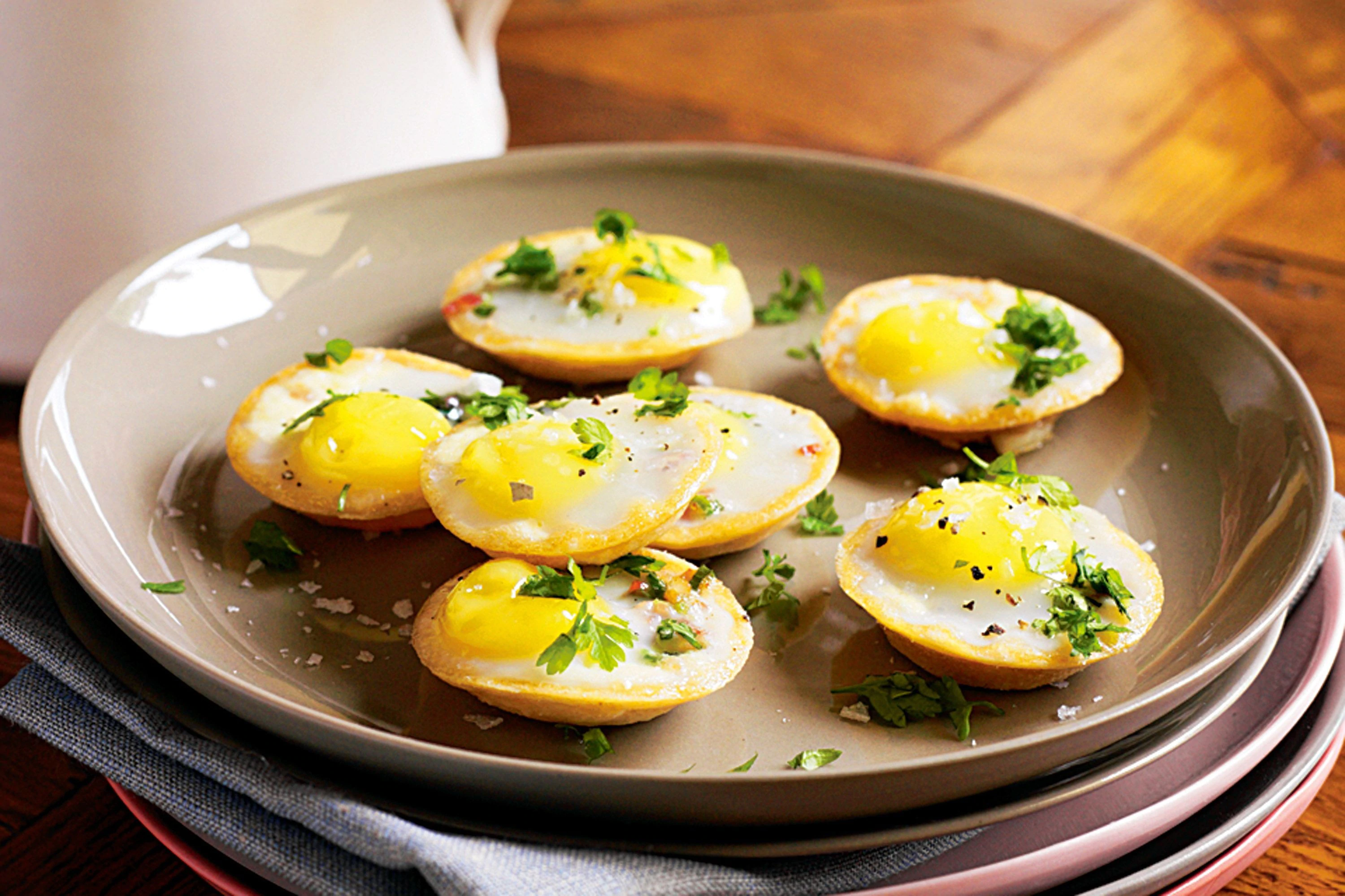 quail-egg-and-pancetta-pies-45618-1.jpeg