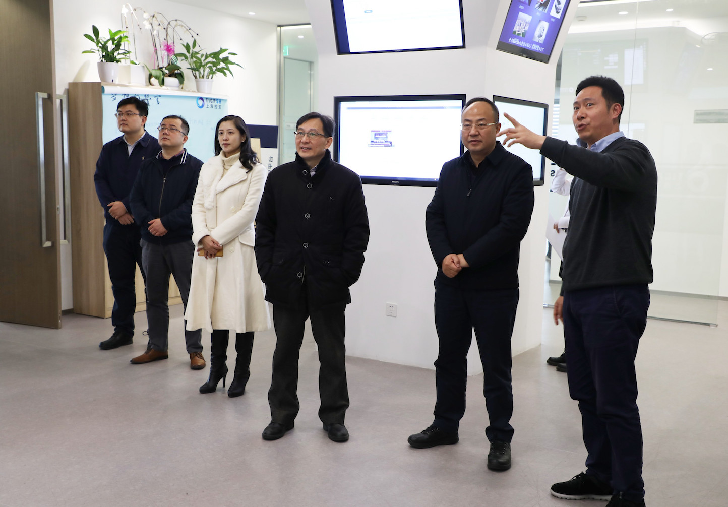 上海市科委副主任谢文澜带队赴平台指导工作 - 作者:shanghaikongan 上海市科委副主任谢文澜带队赴平台指导工作 - 作者:shanghaikongan