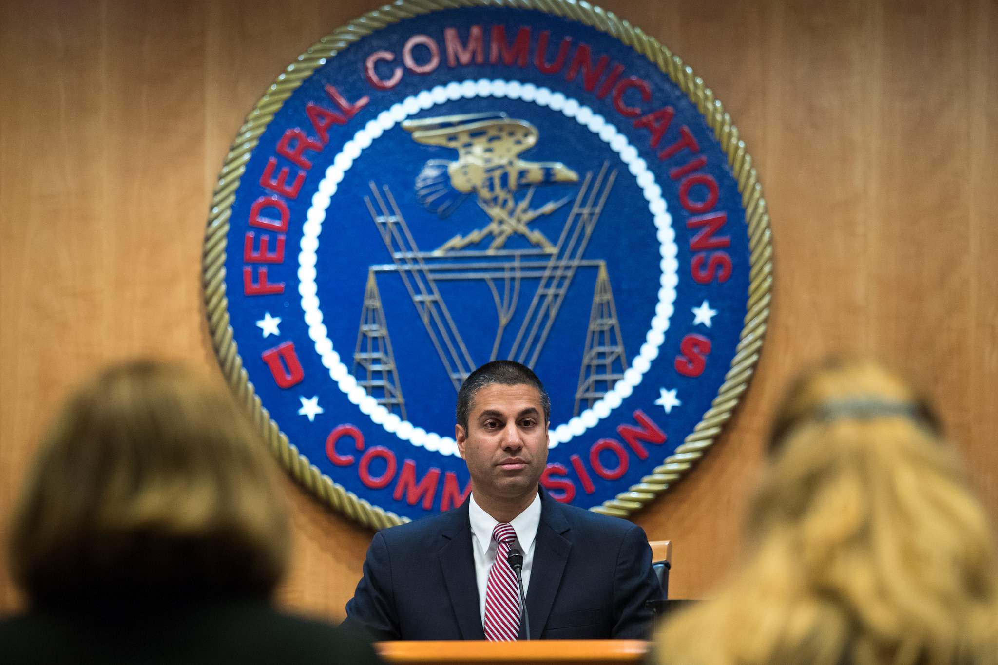 FCC以安全风险为由将中国企业排除在外 - 作者:日影飞趣51-安全小百科