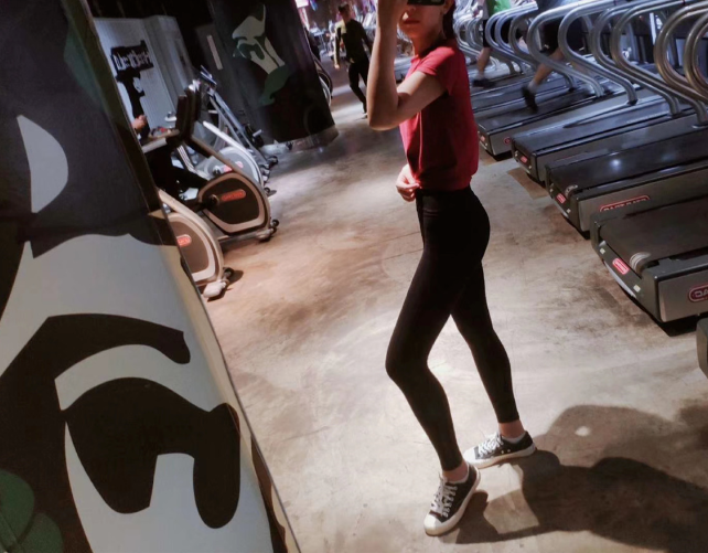 91大神究竟用了什么手段，让女大学生空姐心甘情愿拍视频？